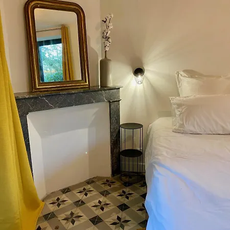 Aux Rives De La Courtade فندق مبيت وإفطار 3*