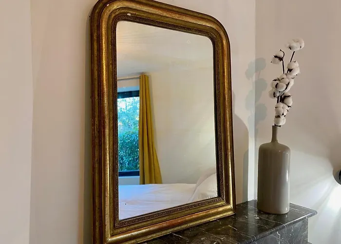 Couette-café Aux Rives De La Courtade Rivières